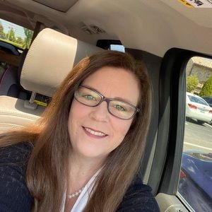 Meet your Posher, Stephanie